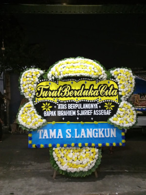 Papan Bunga Duka di Monta