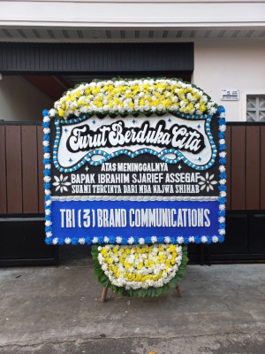 Papan Bunga Duka di Monta